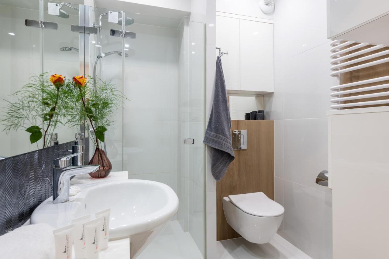Plac Bankowy Serviced Apartments Varsovia Exterior foto