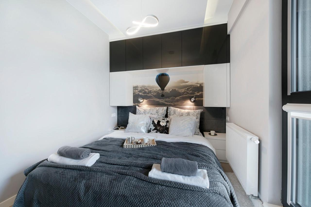 Plac Bankowy Serviced Apartments Varsovia Exterior foto
