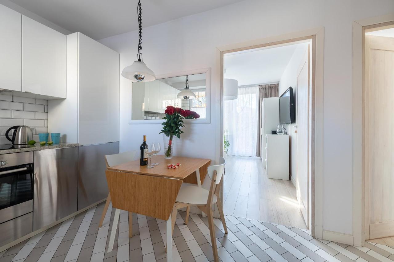 Plac Bankowy Serviced Apartments Varsovia Exterior foto